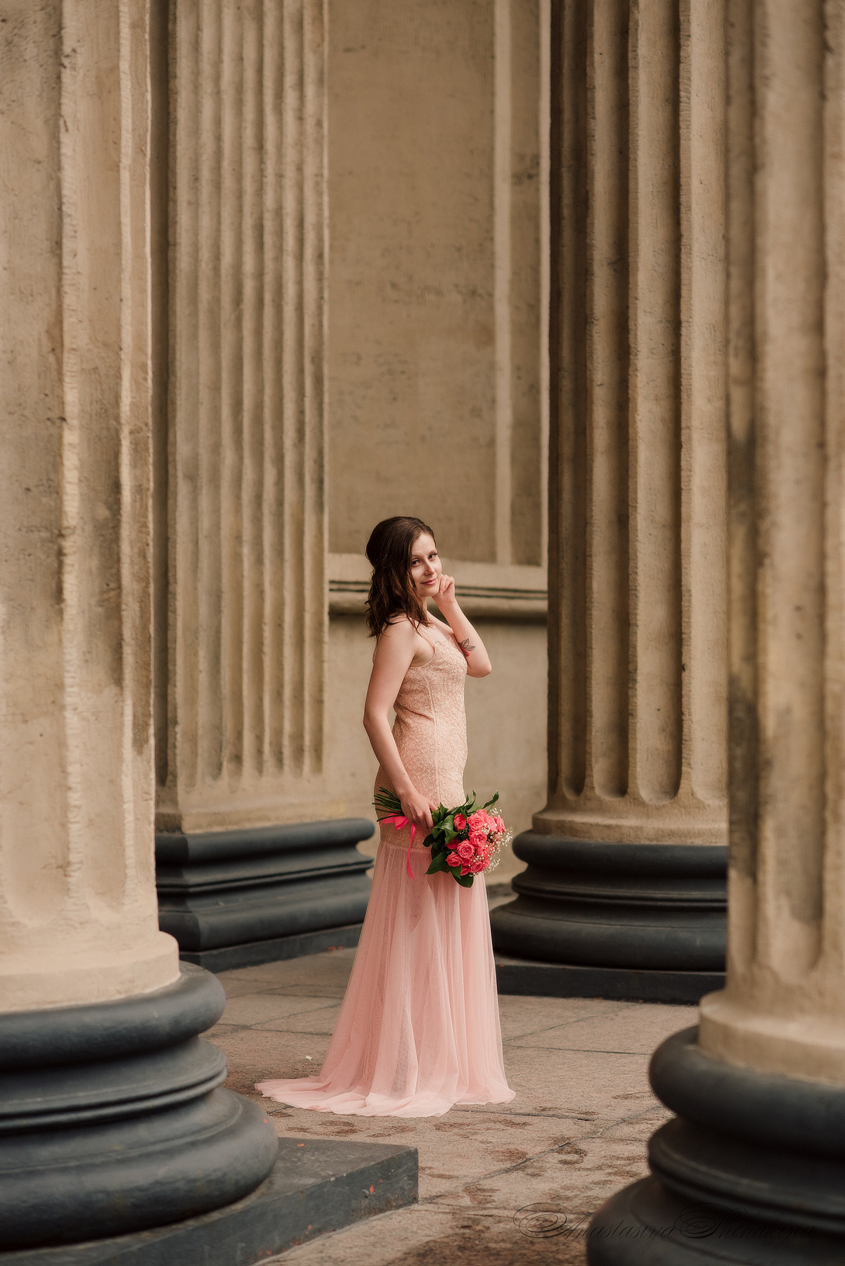 Ангелина и Денис. Дождь и счастье в городе. Семейный и Свадебный фотограф. Санкт-Петербург. Пушкин
