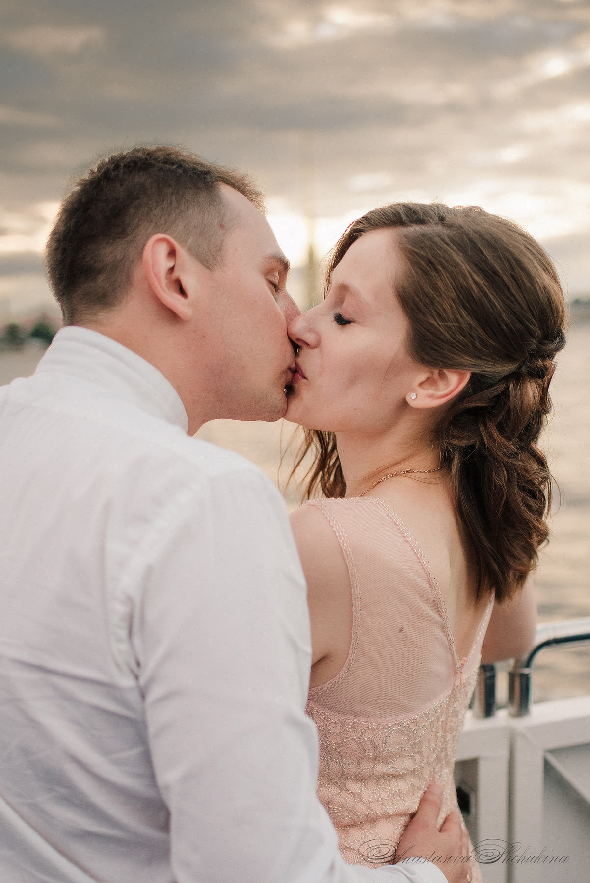 Ангелина и Денис. Дождь и счастье в городе. Семейный и Свадебный фотограф. Санкт-Петербург. Пушкин