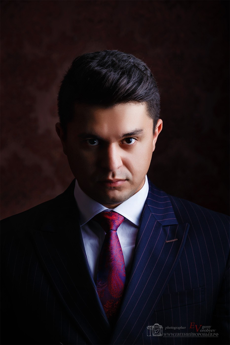 Студийная фотосессия в Красноярске лучший фотограф фотосъёмка фотостудия цена стоимость забронировать