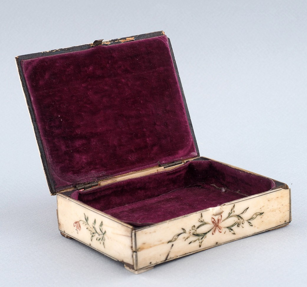 Предметная съемка ДПИ | Аукционный дом «Литфонд». Репортажный и семейный фотограф в Санкт-Петербурге Тарас Марченко