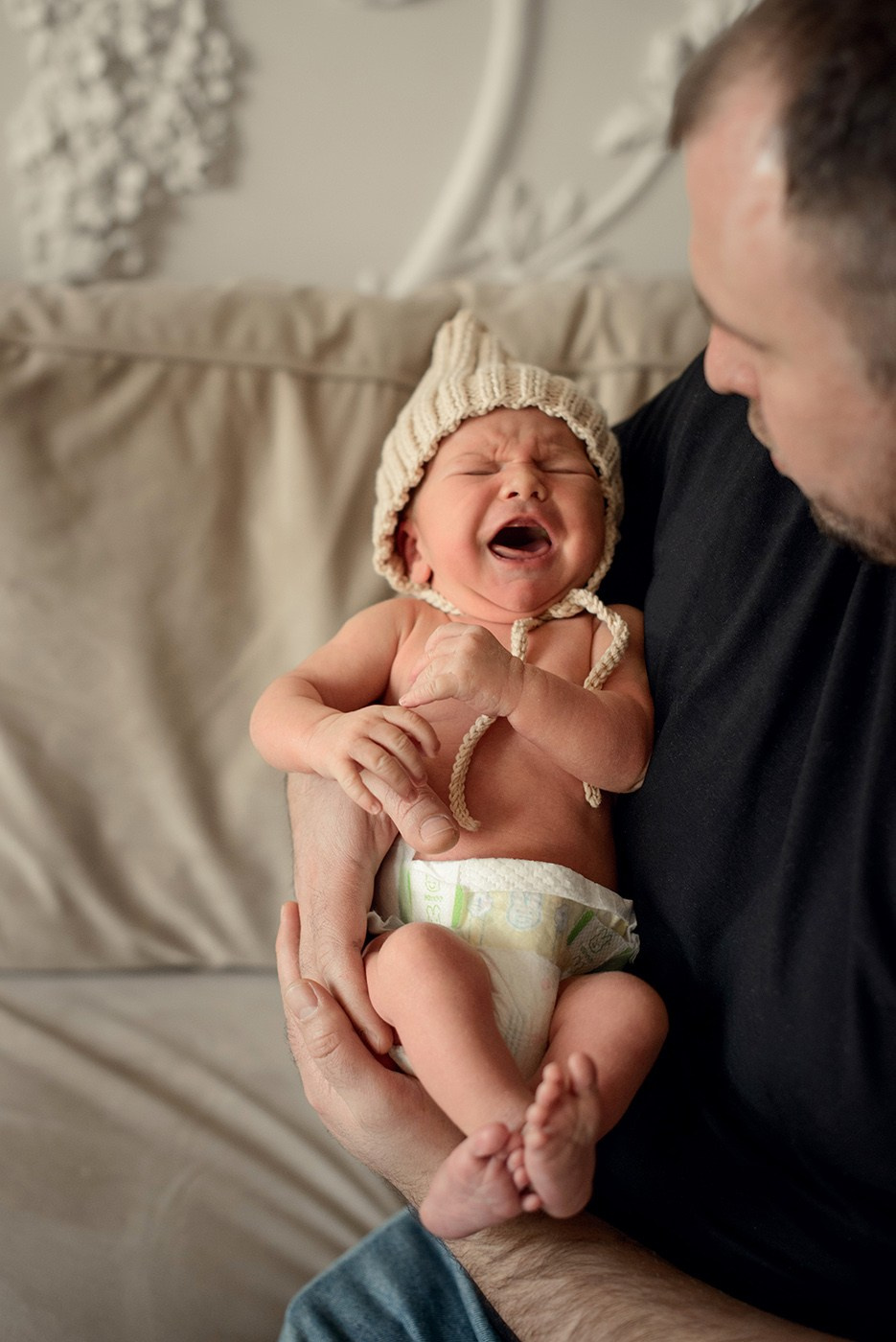 A family photo shoot at home, a family with a newborn baby. Photographer Elena Carruthers, Scotland