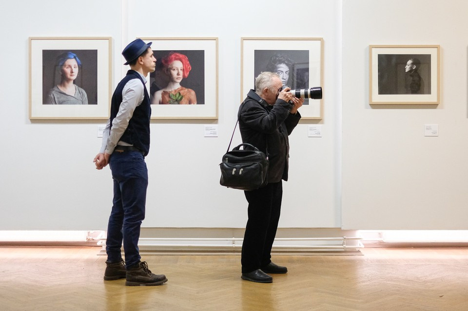 Dimitri Bakhtadze, cv. Dimitri Bakhtadze photographer