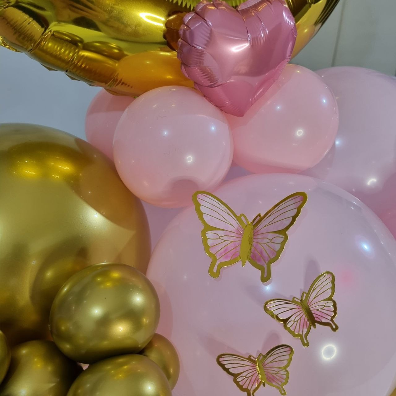 Композиции напольные. Шары с гелием, фотозоны Нови Сад Белград. Balone i dekoracije od balona Novi Sad Beograd