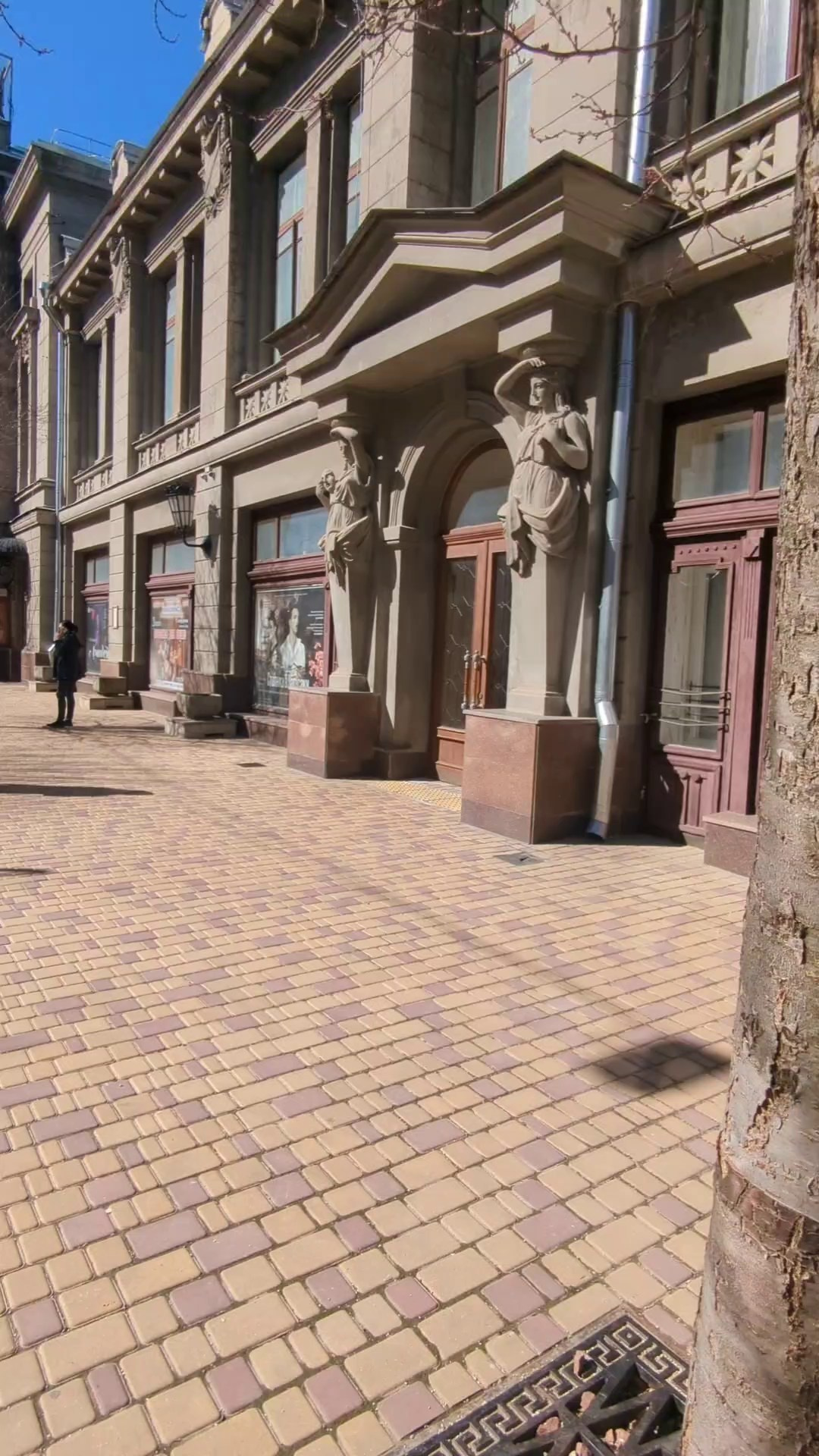 Локации для фотосессии в Симферополе. Профессиональная фотосъемка в Крыму. Натуральные эмоции и живые кадры. Забронируйте дату прямо сейчас!