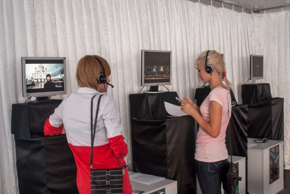 HIJAB WALKING AROUND MOSCOW 2012. Ilmira Bolotyan — Interdisciplinary Artist and Curator