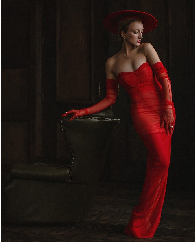 НОВЫЕ СЪЕМКИ В СТУДИИ — ОНА (ПЛАН)