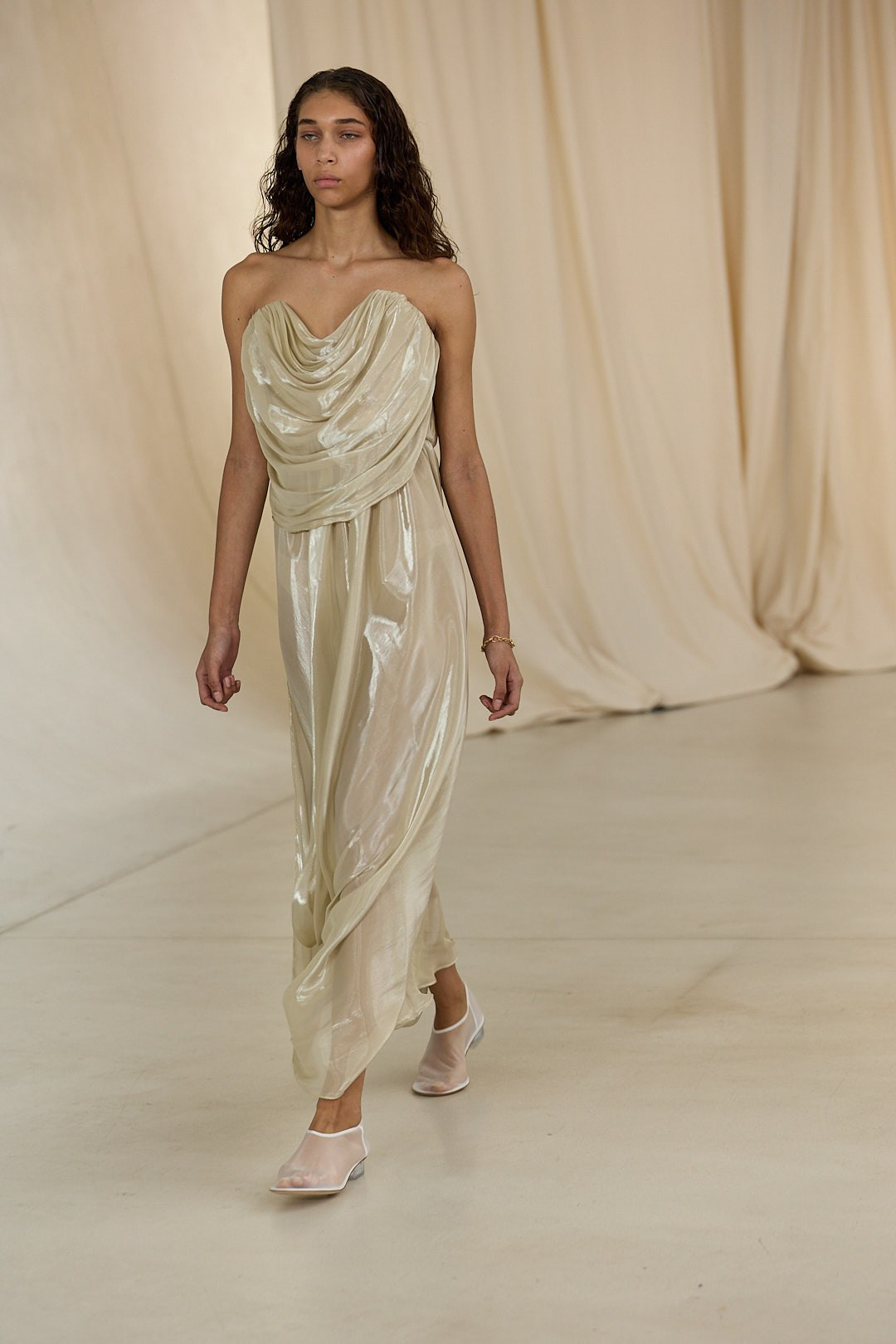 Bianca Spender Runway Australian Fashion Week 2025 Sydney. Maria Poleshchuk, commercial photographer in Sydney