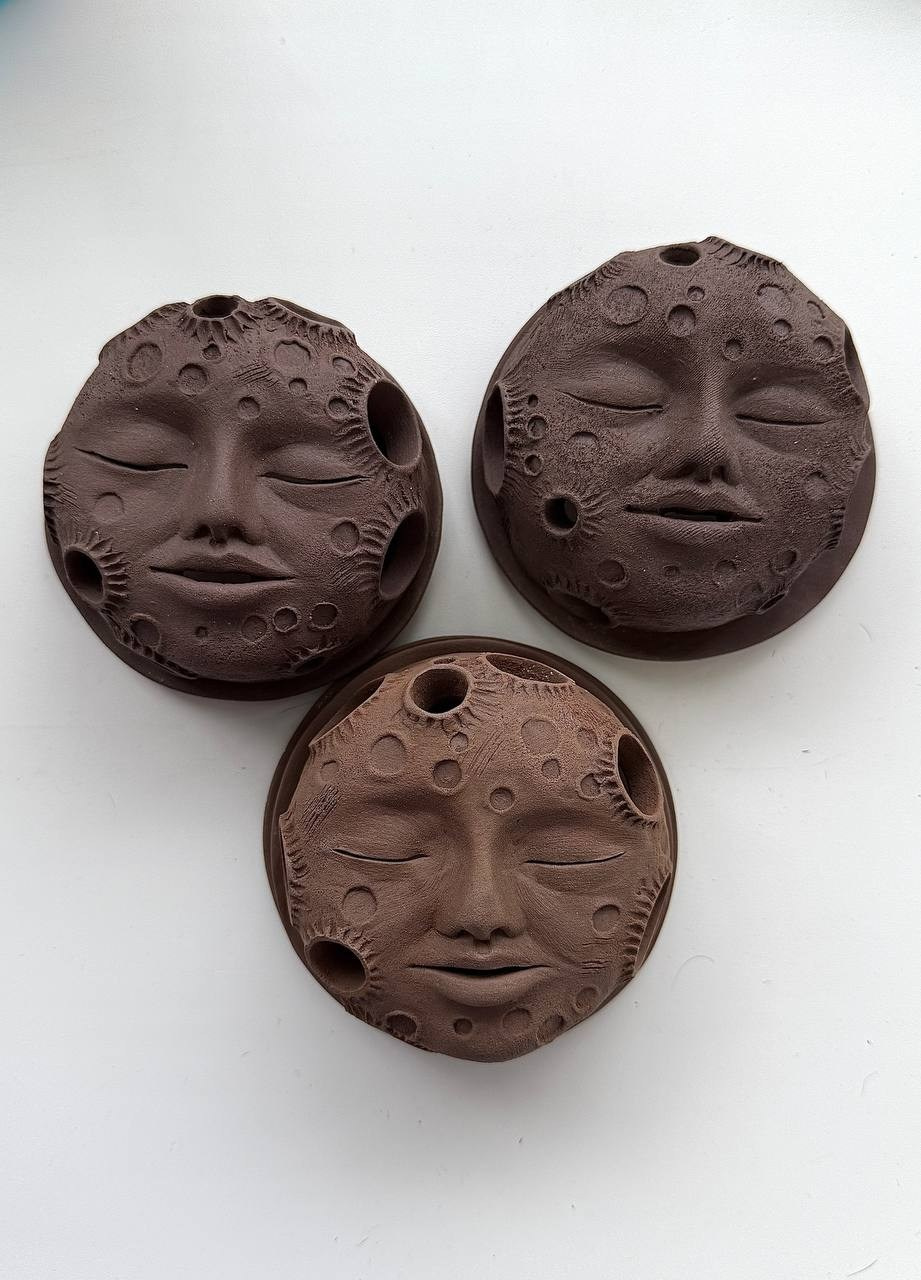 авторскаякерамика керамика мастеркласс гончарныйдворнижний тагил гончарныйдвор гончарка мастеркерамист мастерскаякерамики керамикааленыкосиновой лепкаизглины фотографкерамист кружевотагил колоколтагил гончарнаяшколаколокол подсвечникизглины тарелкаизглины чайныйнабор пуэр подставкаподфото магнит лошадкамагнит подставкаподблаговония