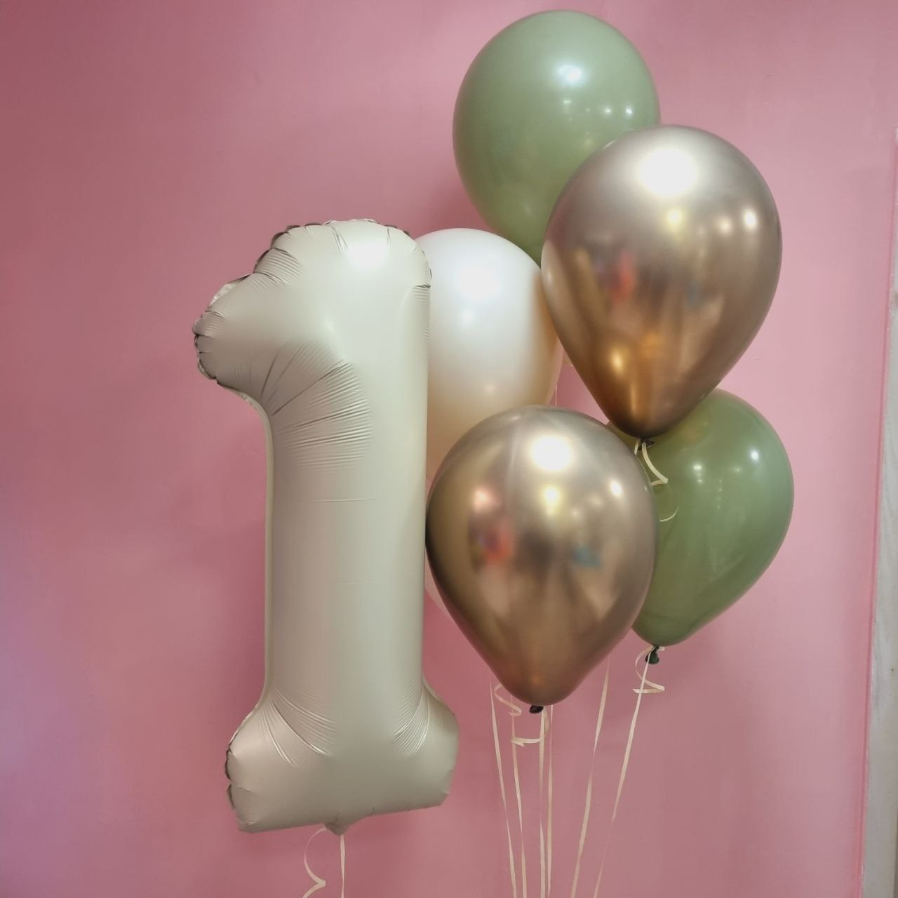 Dostava balona Novi Sad Dostava balona Beograd. Шары с гелием, фотозоны Нови Сад Белград. Balone i dekoracije od balona Novi Sad Beograd