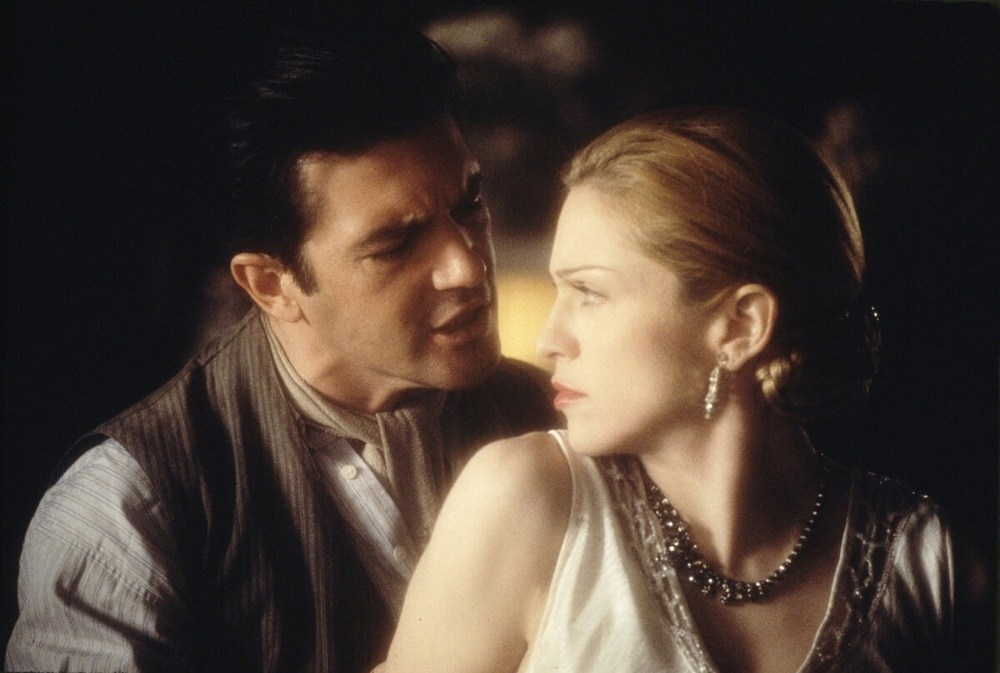Момент из фильма "Эвита" 1996 года с участием Антонио Бандераса и Мадонны. Режиссёр Алан Паркер, оператор Дариус Хонджи