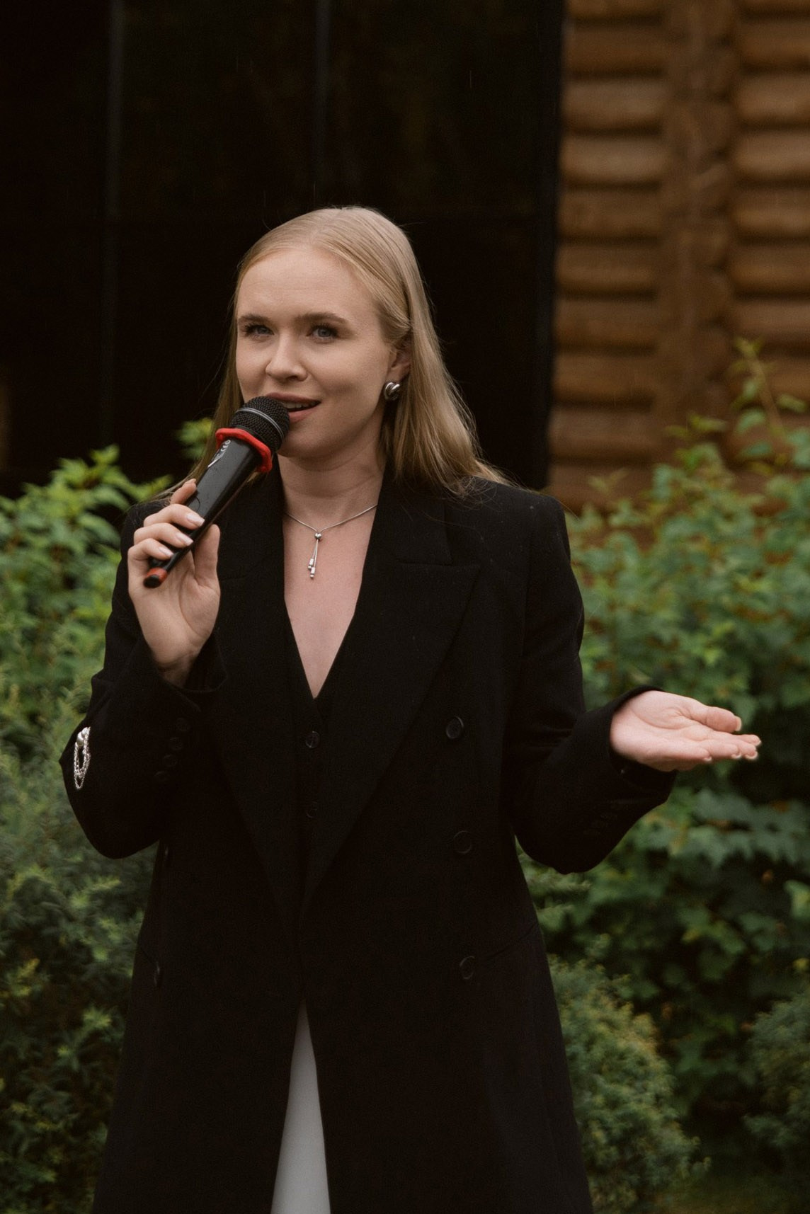 Ведущая на свадьбу Мария Снегур. Ведущий, Тамада, DJ, фото в Перми. Хорошее настроение