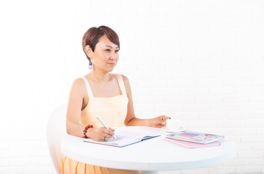 Деловой (бизнес) портрет. Фотостудия Алматы. Фотосъемка Алматы. Фотосессия Алматы. Фотокурсы. Обучение фотографии. Аренда студии