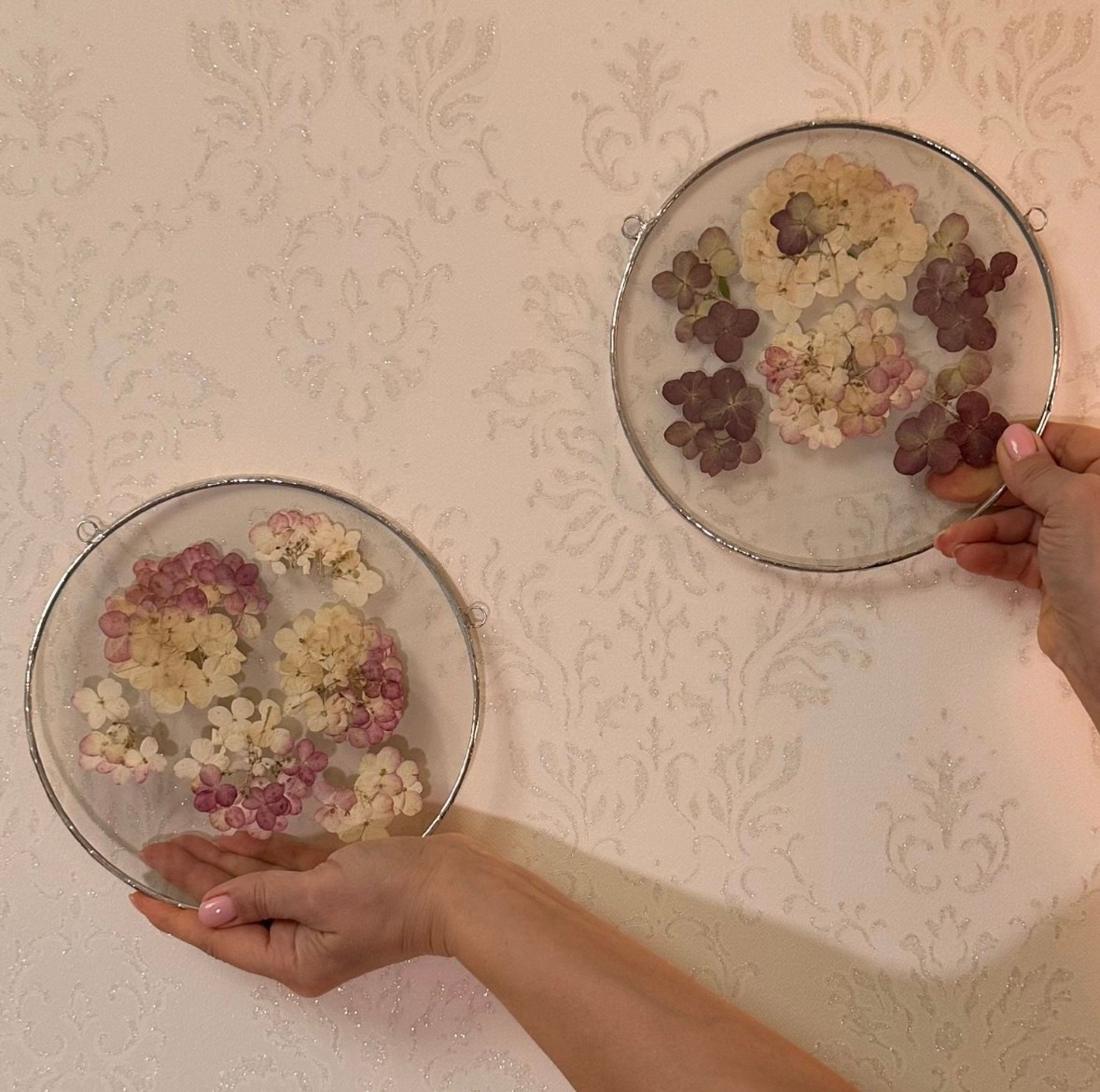 Гортензия круг 20 см. Оформляю пространства. Витражи с сухоцветами в технике Тиффани