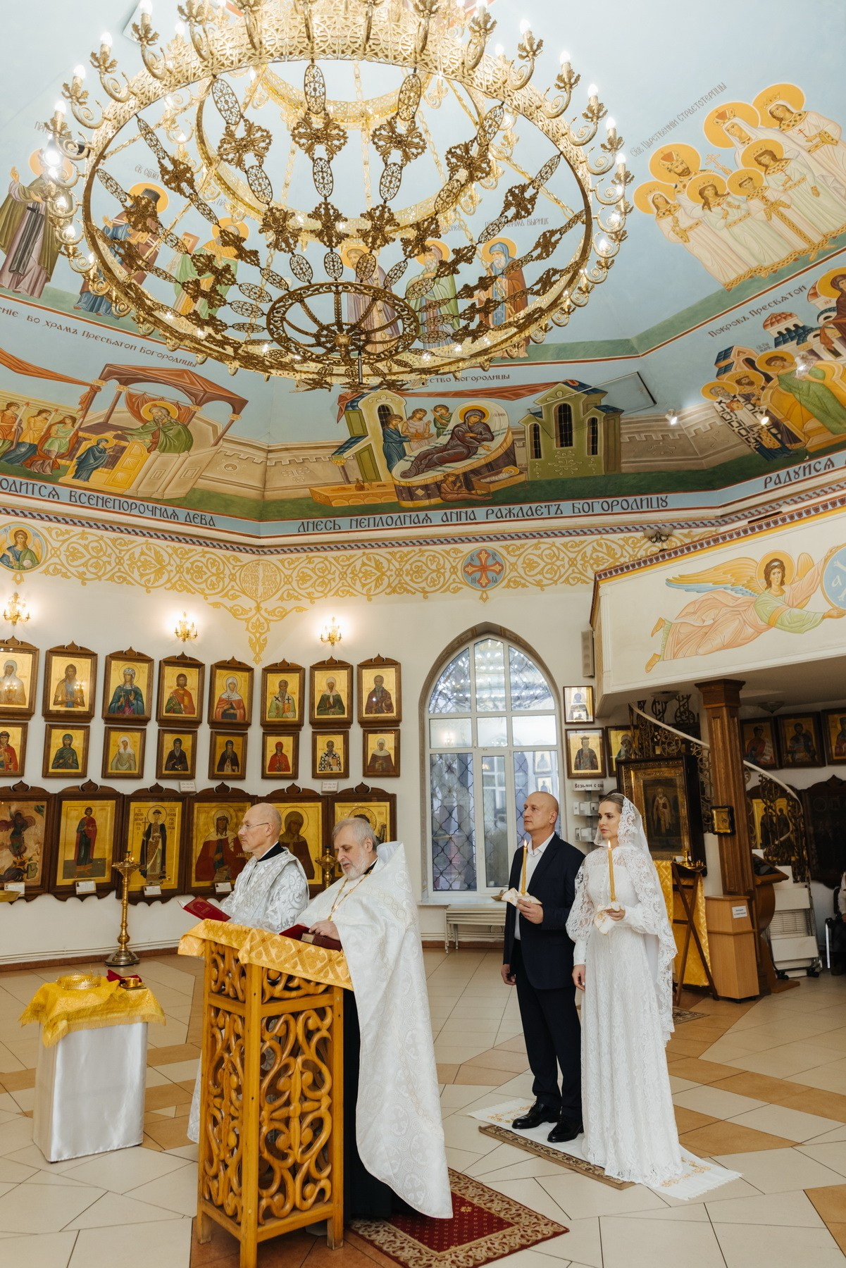 Венчание Спасская церковь г. Всеволожск. Фотограф крещение венчание в Петербурге! Помогает подобрать храм и посоветовал душевного батюшку в СПб