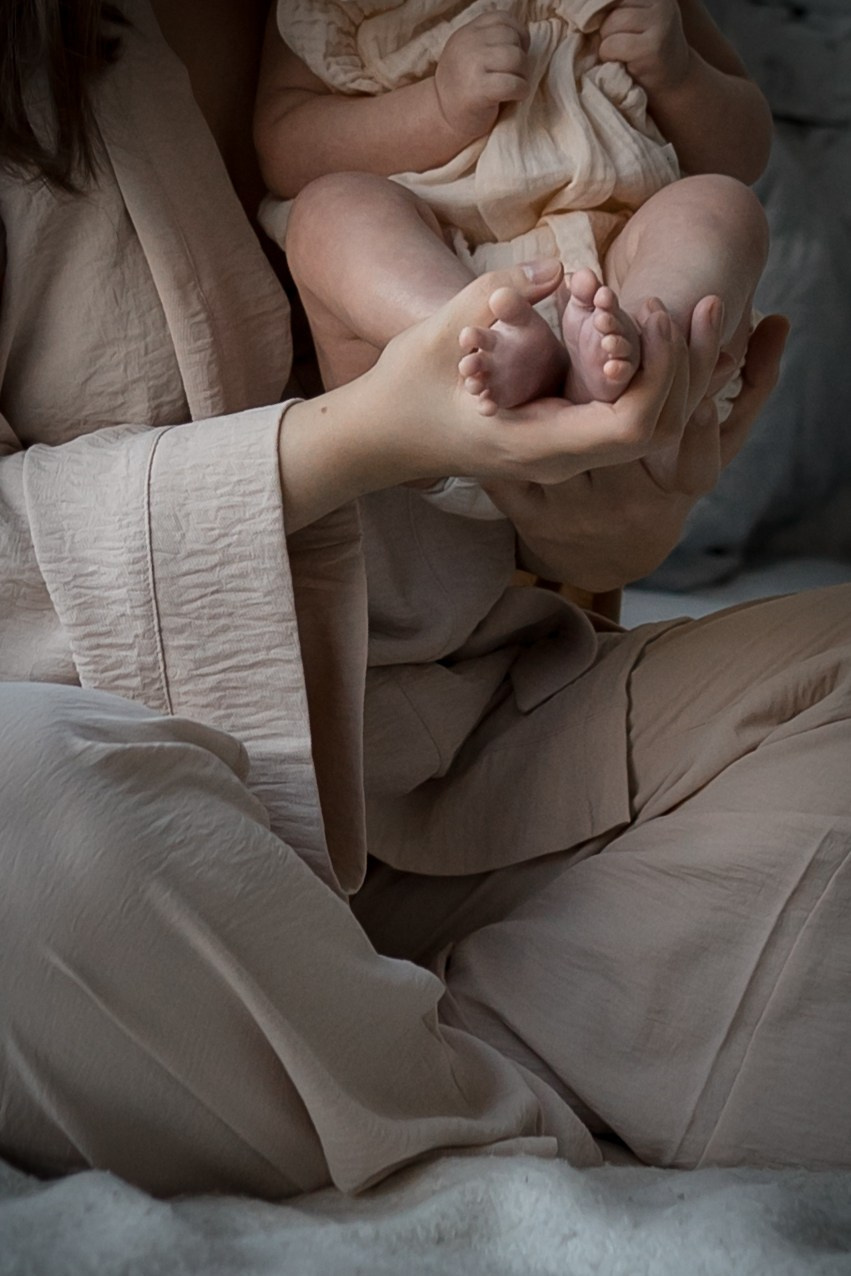 Семейная фотосъемка новорожденной. Фотограф Крещения и Венчания в Москве