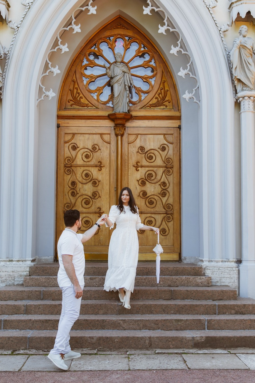 Лавстори в Петергофе, где прогуляться Петергоф, свадьба в Петергофе, как записаться в загс Петергоф, красивые места для свадьбы, фотограф на свадьбу, свадебный фотограф в Петергофе, прогулка,