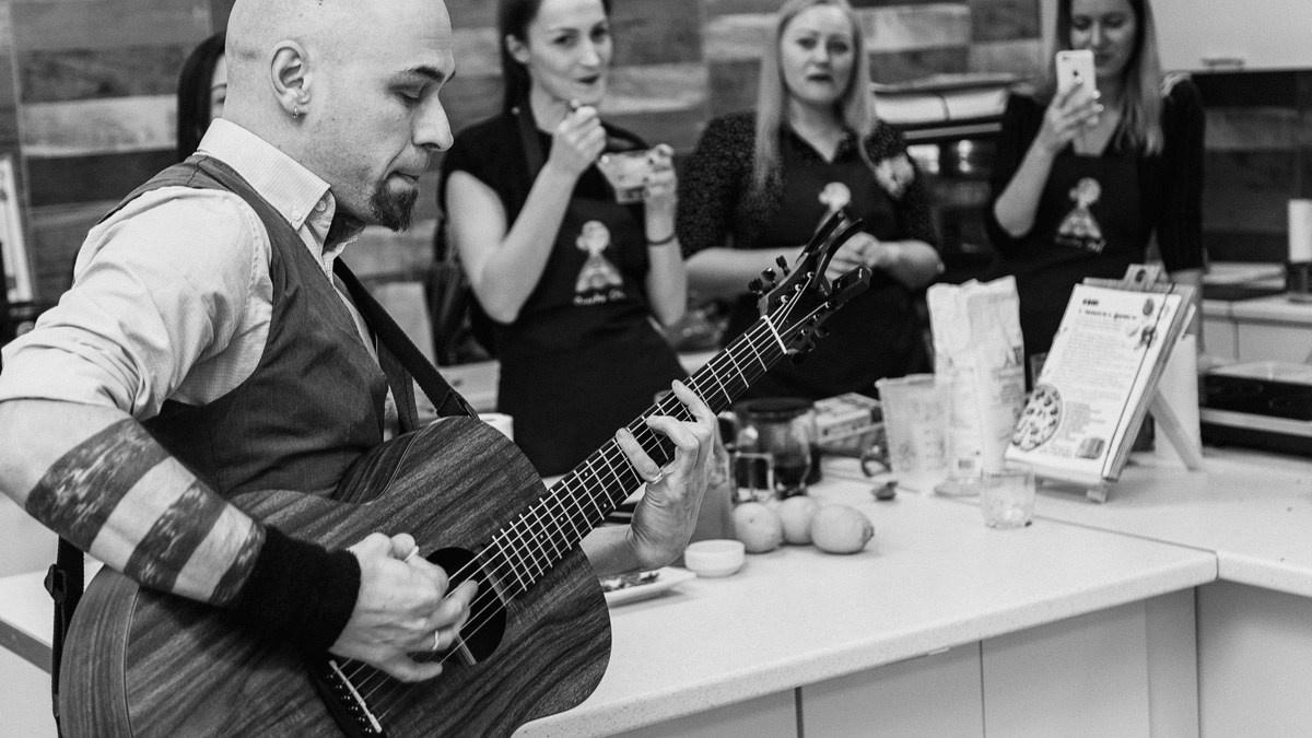 АЛЕКСАНДР ФОКС