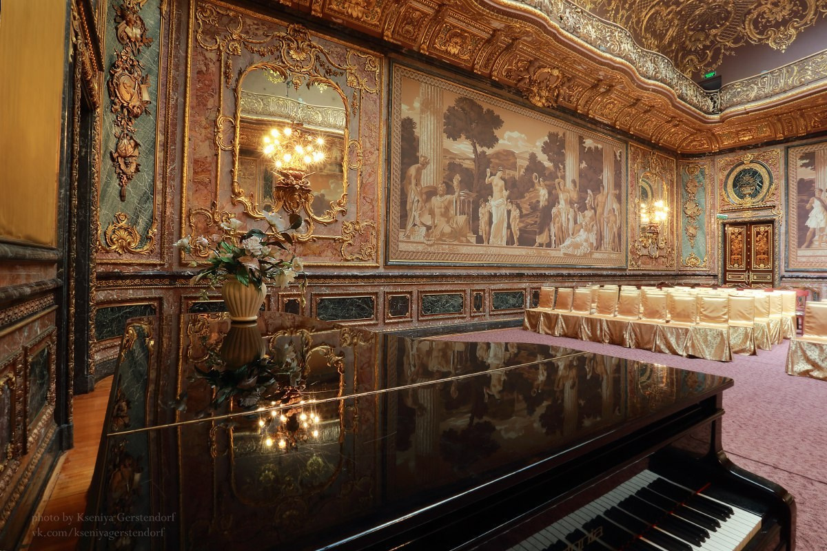 Локации в Питере под крышей