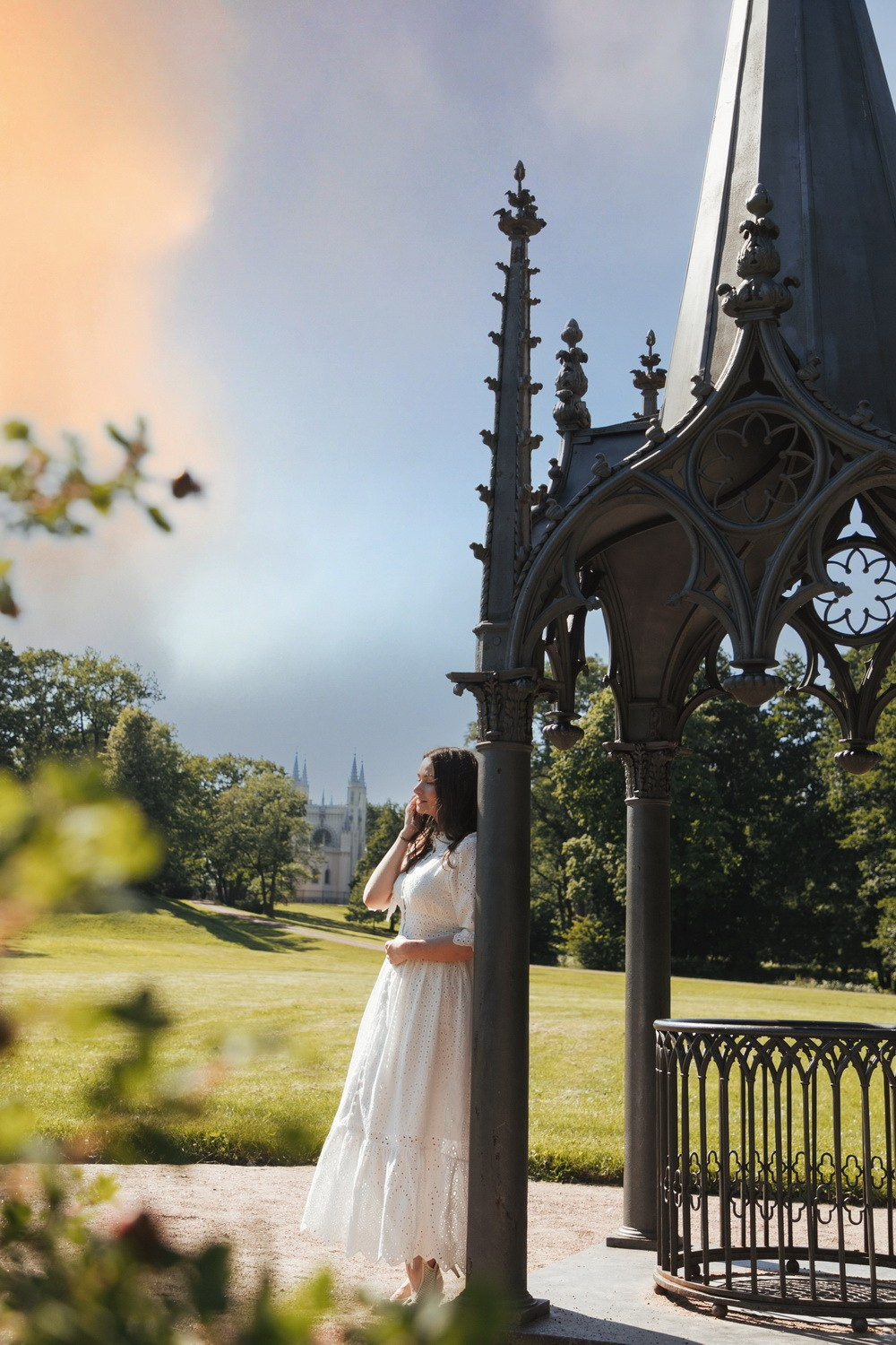 Лавстори в Петергофе, где прогуляться Петергоф, свадьба в Петергофе, как записаться в загс Петергоф, красивые места для свадьбы, фотограф на свадьбу, свадебный фотограф в Петергофе, прогулка,