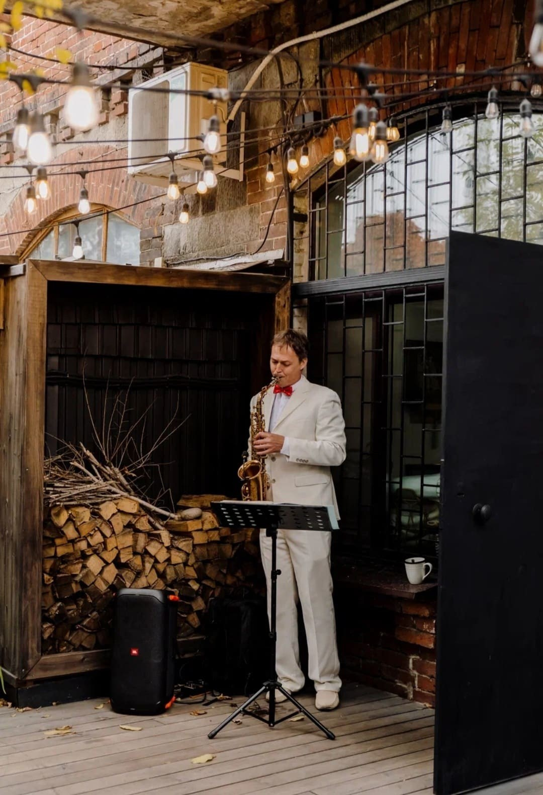 Свадьба в Дворике Владивосток. Организация свадеб и других мероприятий во Владивостоке от «Рядом быть»