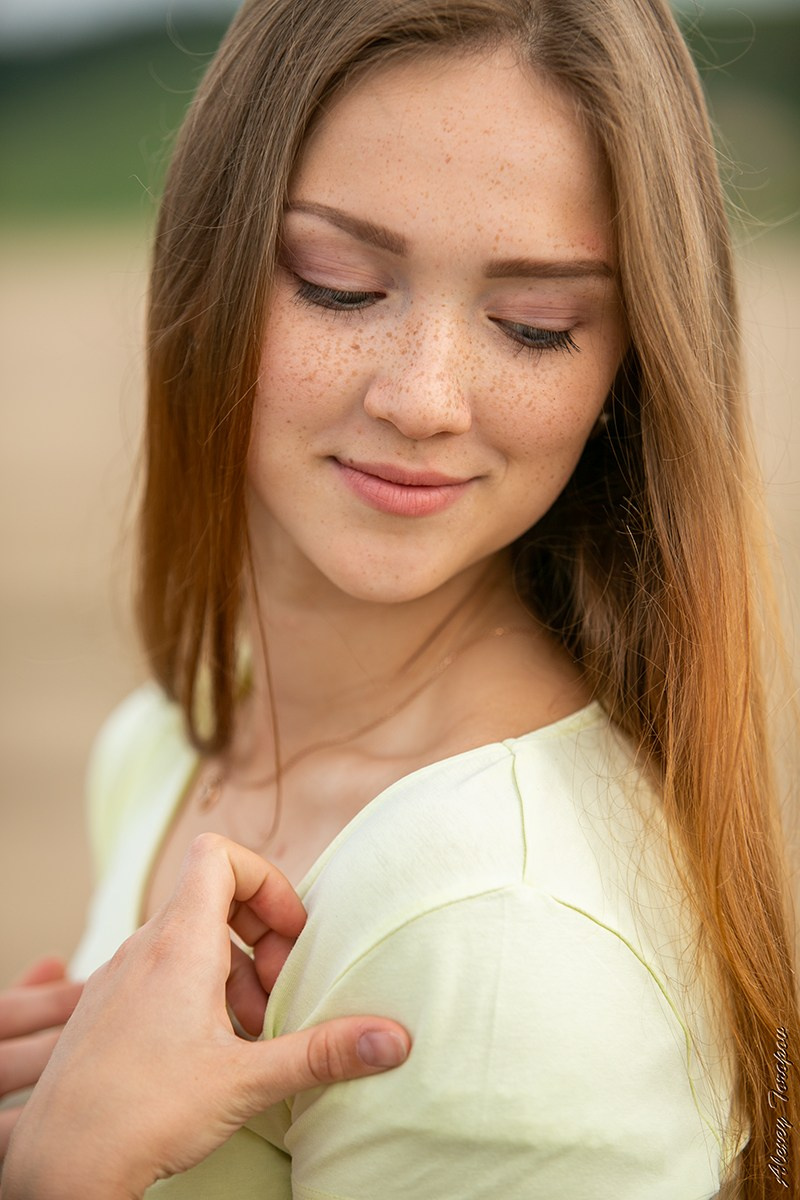 Портрет молодой девушки