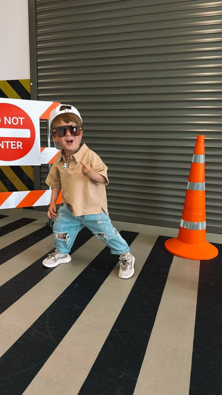 Модель для предметной съемки мальчик Радэль Казань| Sale Easy