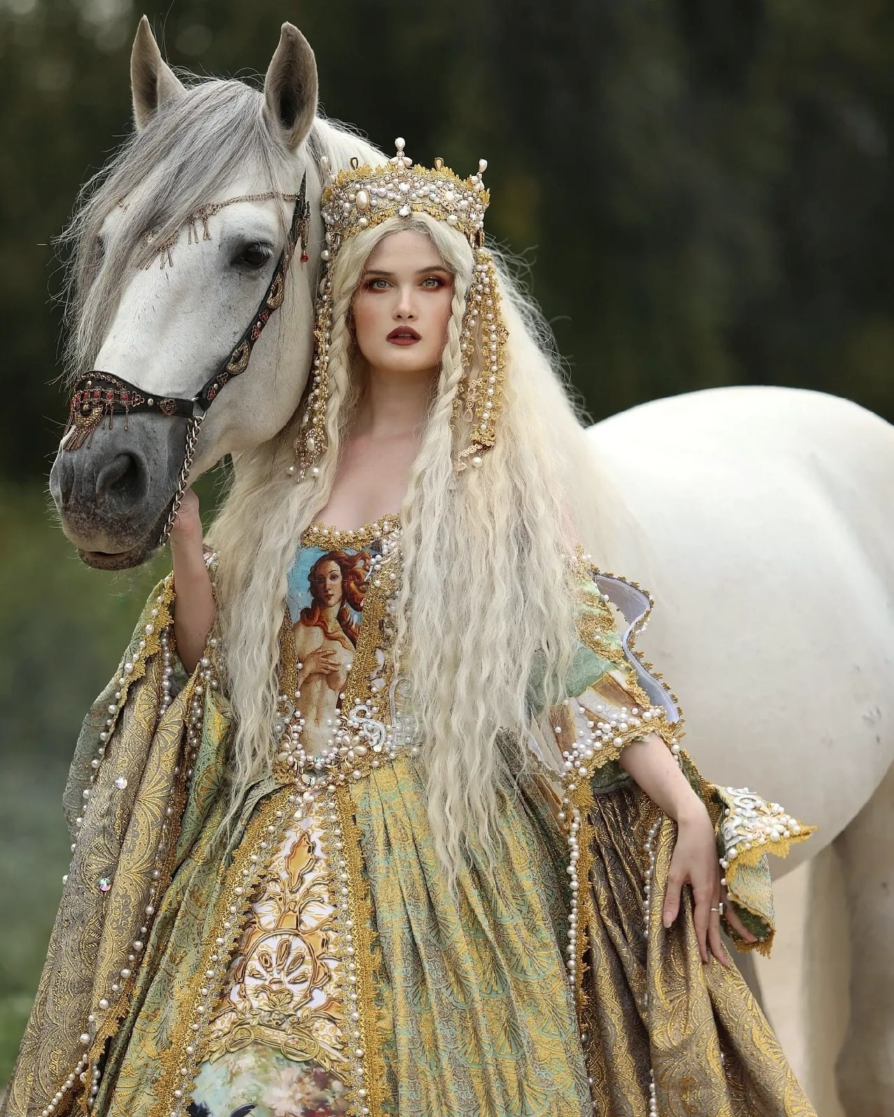 Императрица. Русские народные костюмы в Москве