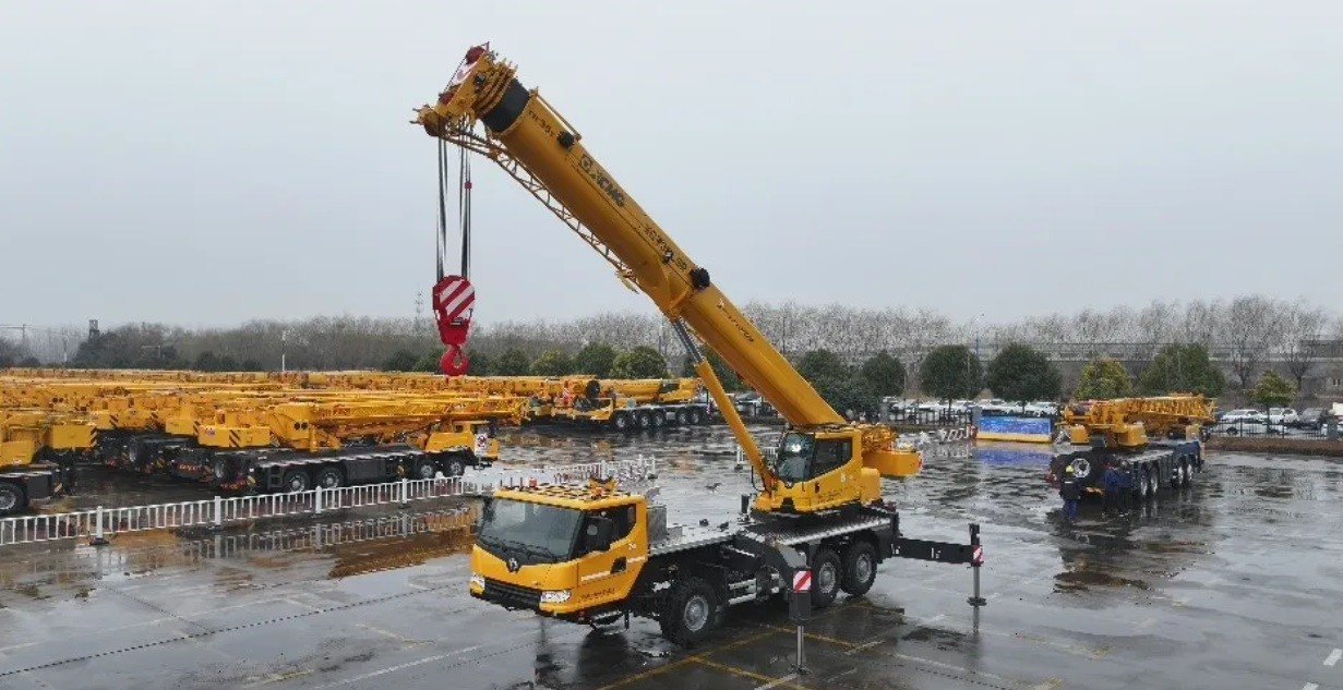 Автокраны XCMG XCT35_SR. Продажа надежной спецтехники от компании СТИ в г. Новосибирск