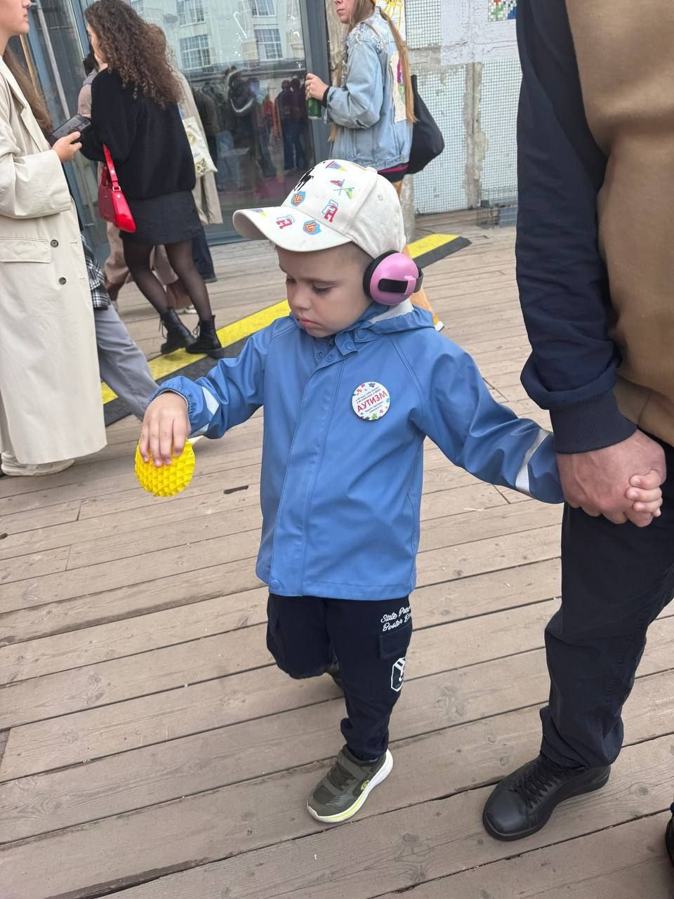 Санкт-Петербург Севкабель порт невероятный благотворительный музыкальный фестиваль «Антон тут рядом». АНО «Центра социальных проектов «Путь в большой мир»