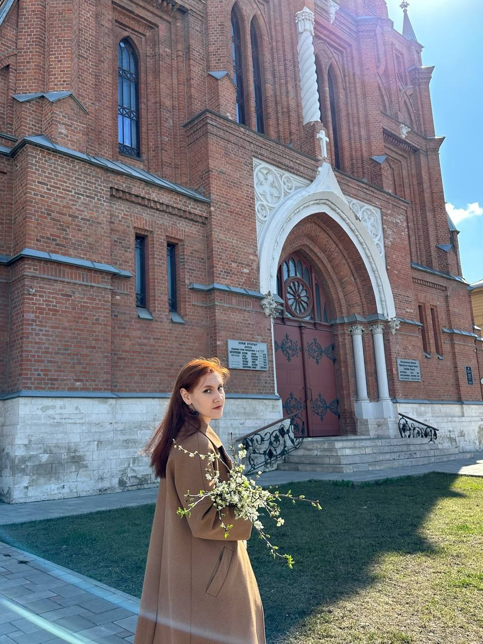 Уличная фотосессия с весенним букетом в центре Самары | 5 апреля