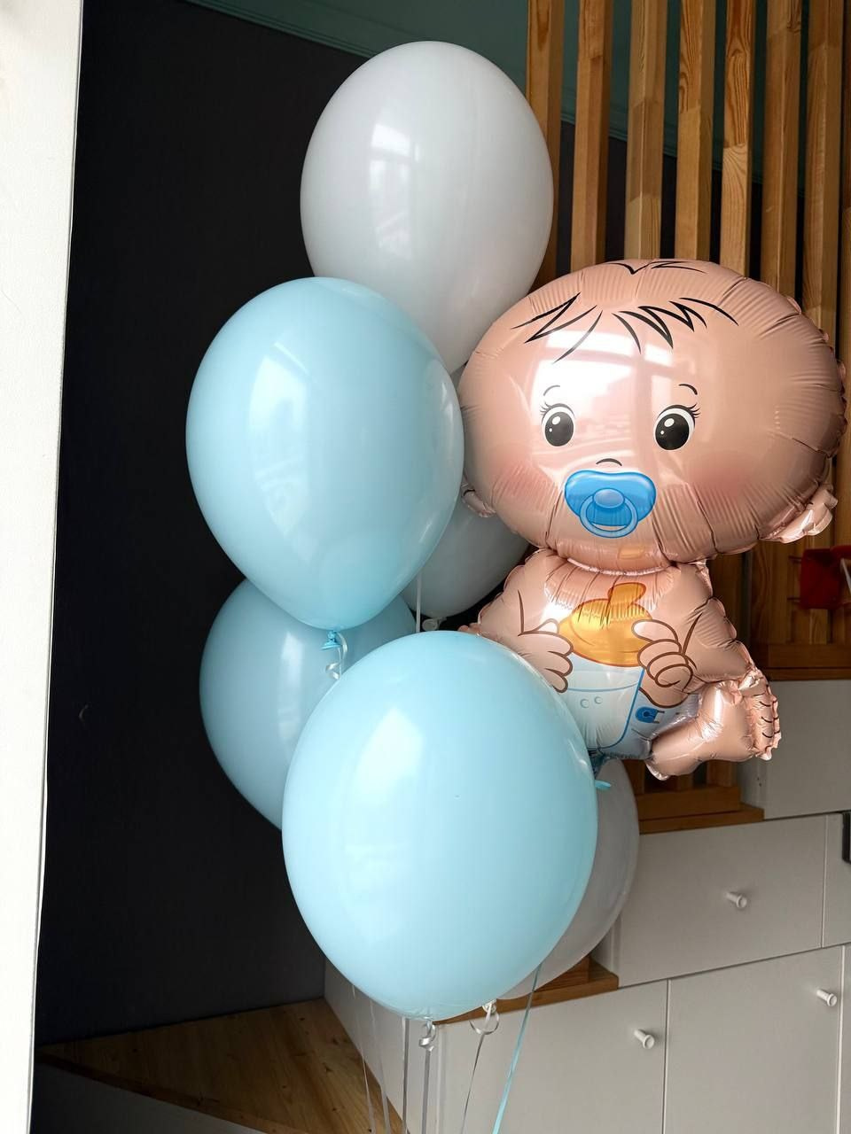 Odalazak iz porodilista prodavnica balona Novi Sad prodavnica balona Beograd. Шары с гелием, фотозоны Нови Сад Белград. Balone i dekoracije od balona Novi Sad Beograd
