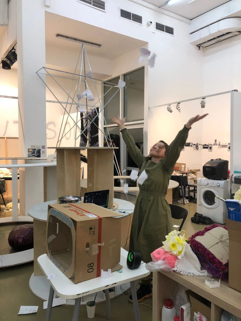 Olga Mikhalchuk is performing at Winzavod. Olga Mikhalchuk, visual artist