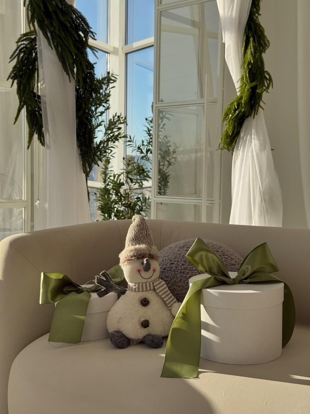 Лучшие Фотостудии Симферополя - топ-мета для сьемки в 2025. Профессиональная фотосъемка в Крыму. Натуральные эмоции и живые кадры. Забронируйте дату прямо сейчас!