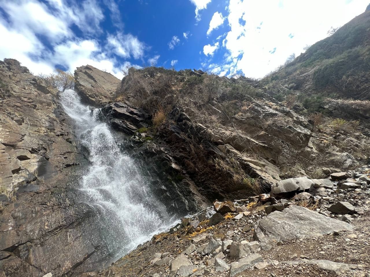 Melon Travel в Алматы: экскурсии и джип туры в Чарынский каньон, озера Каинды, Кольсай, Иссык, национальный парк Алтын Эмель