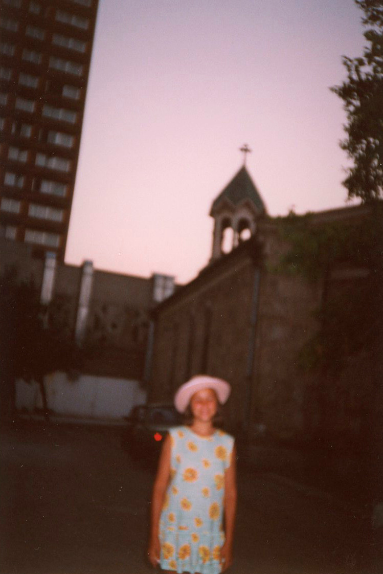 Карточка на память. Asya Bobritskaya is a multidisciplinary artist