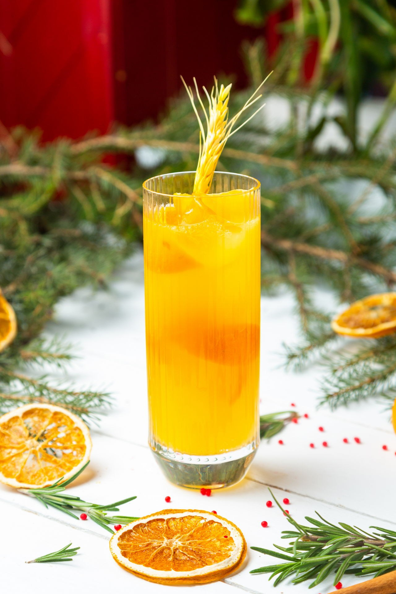 Фотосъемка цитрусового коктейля в новогодней тематике