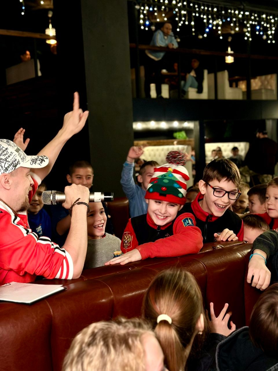 Ведущий + диджей + 1 из 8 моих услуг в подарок!