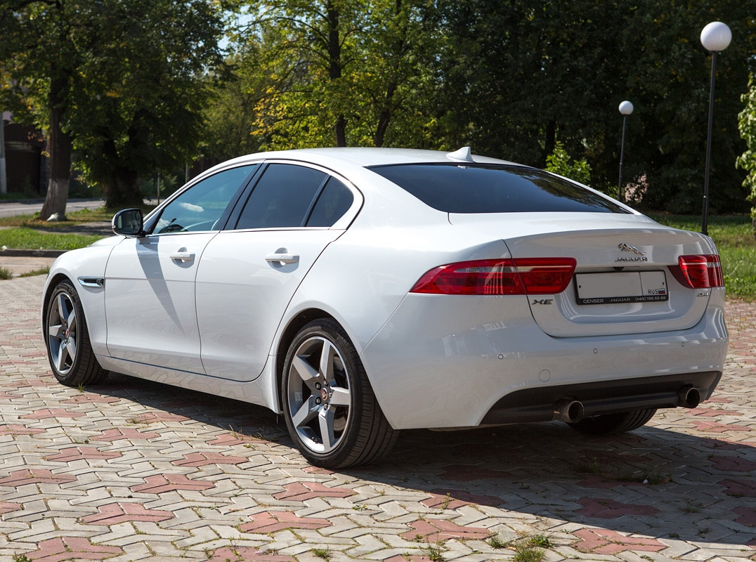 Аренда ягуар на свадьбу. Минивен на свадьбу. Праздничное агентство ПИОН