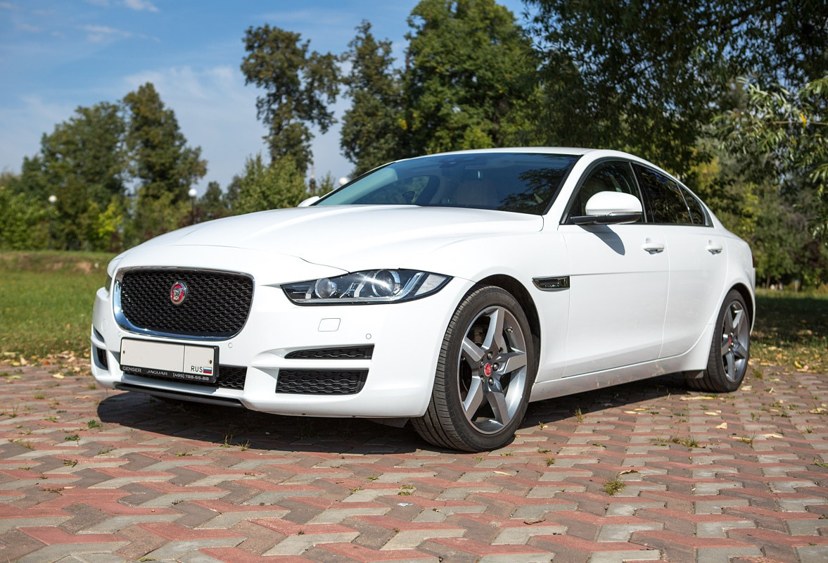 Аренда ягуар на свадьбу. Минивен на свадьбу. Праздничное агентство ПИОН