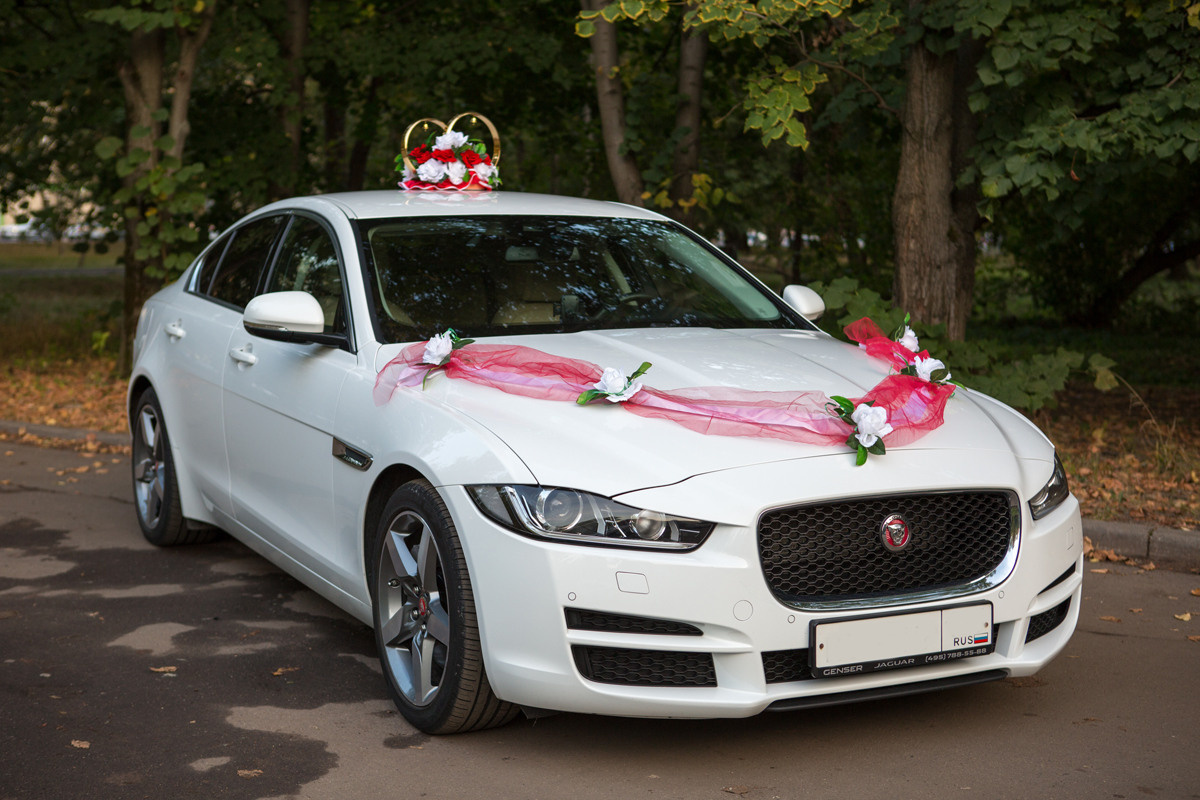 Аренда ягуар на свадьбу. Минивен на свадьбу. Праздничное агентство ПИОН