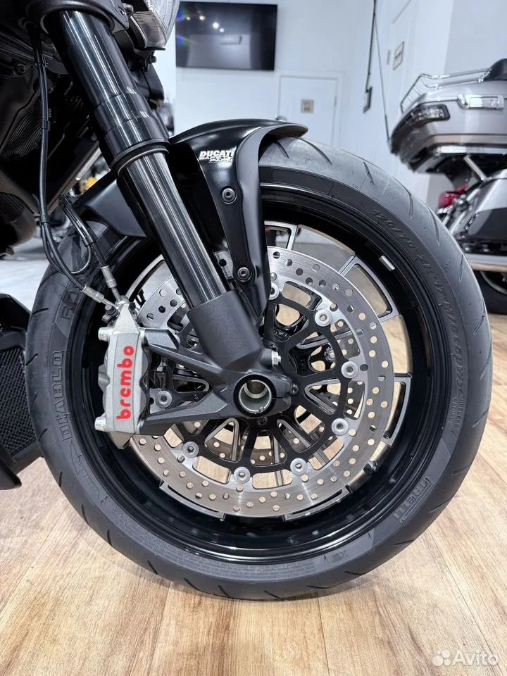 Купить 2015 Ducati Diavel (Dark Stealth) — подробнее на сайте. Hello Davidson, Москва. Только хорошие мотоциклы…