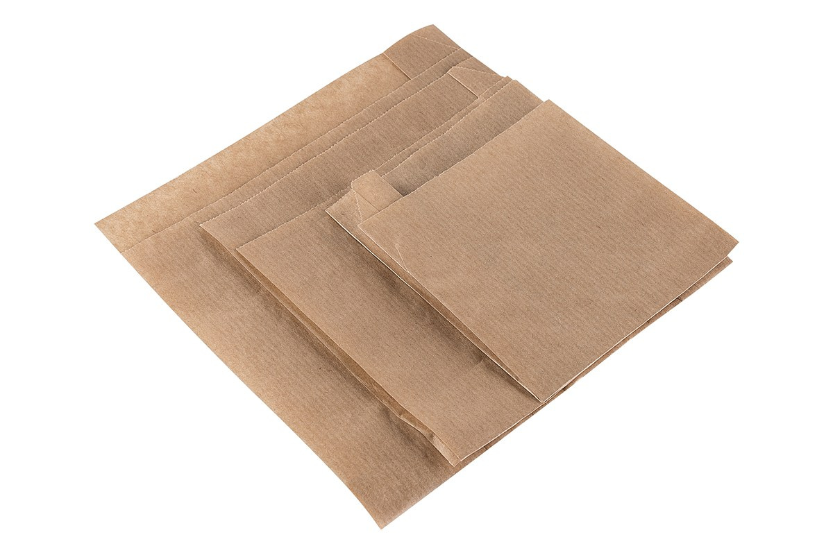 Крафтовые пакеты для картошки фри на белом фоне