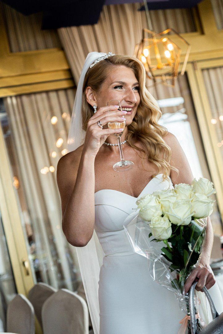 Свадебная фотосъемка в кабриолете в Москве. Жуков Илья свадебный фотограф в Москве