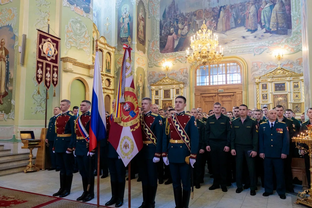 МИТРОПОЛИТ ИГНАТИЙ СОВЕРШИЛ БОЖЕСТВЕННУЮ ЛИТУРГИЮ В ПОКРОВСКОМ СОБОРЕ. Саратовское Северо-Западное благочиние