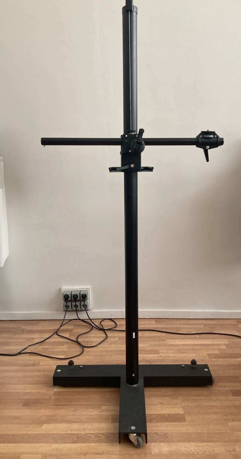 Штатив-колона Manfrotto 806 MINI SALON