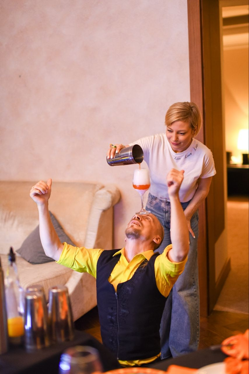 Ведущий + диджей + 1 из 8 моих услуг в подарок!