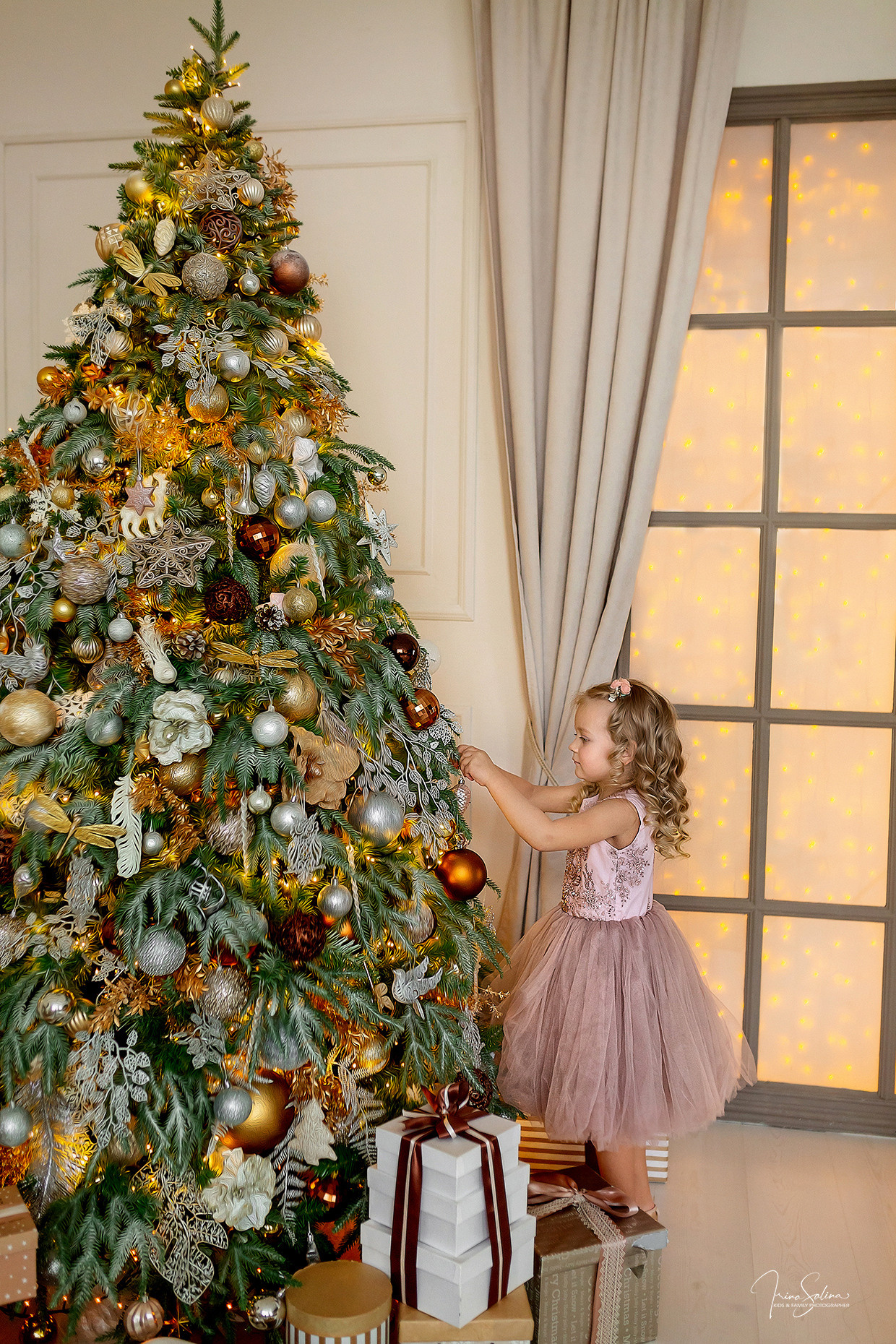 Детский новогодний портрет. Фотостудия Versal. Детский и семейный фотограф в Екатеринбурге