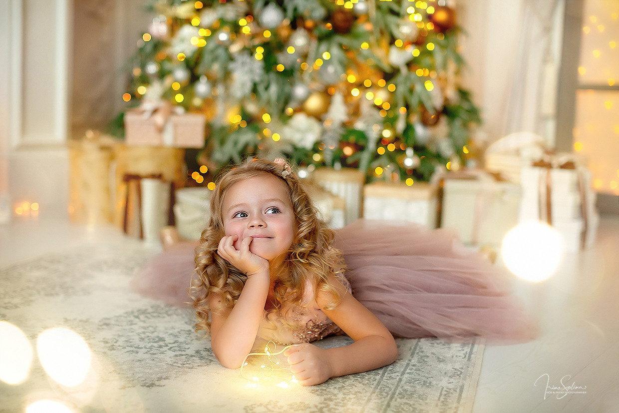 Детский новогодний портрет. Фотостудия Versal. Детский и семейный фотограф в Екатеринбурге