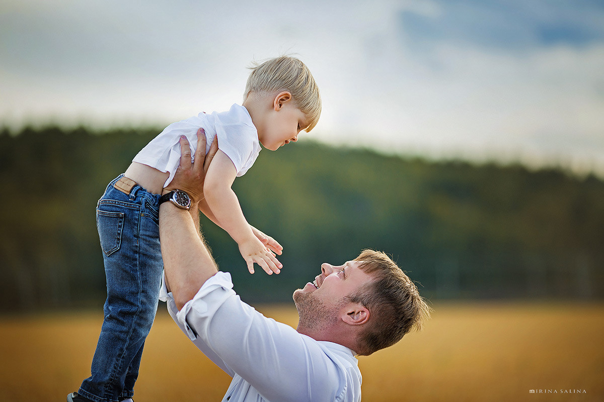 Фотосессия в пшенице. Детский и семейный фотограф в Екатеринбурге