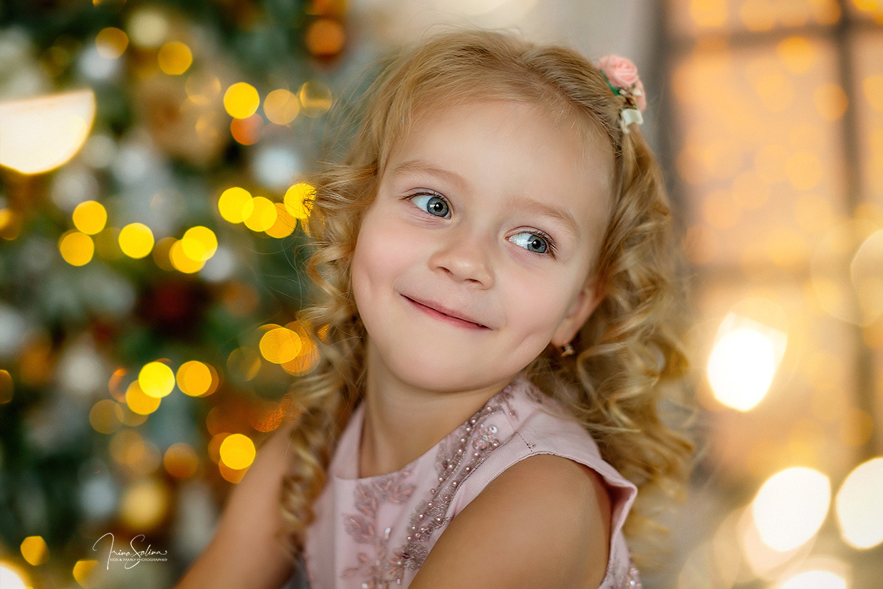 Детский новогодний портрет. Фотостудия Versal. Детский и семейный фотограф в Екатеринбурге